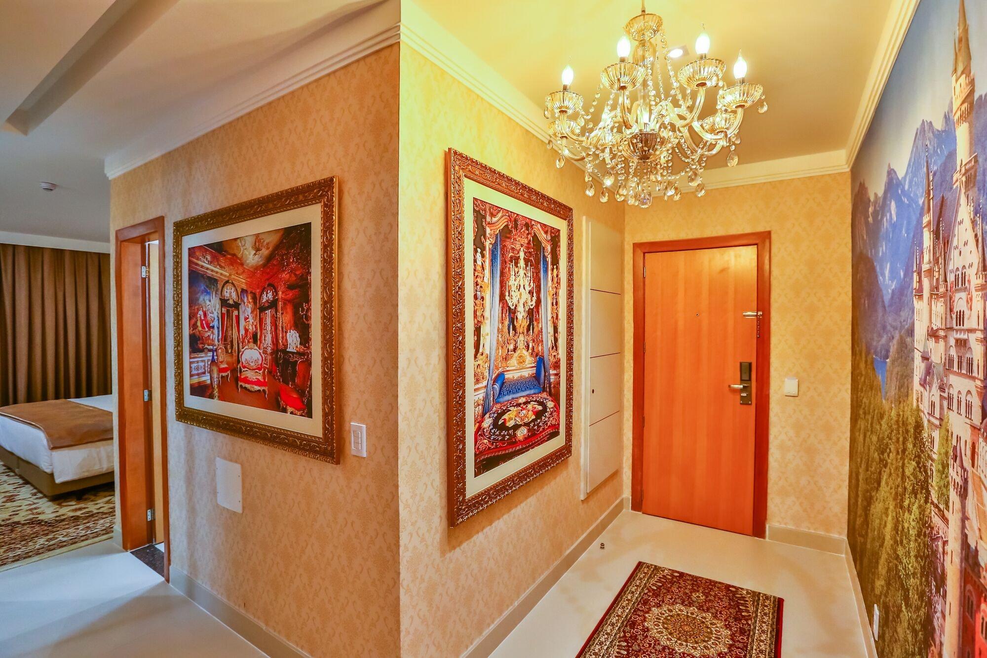 Golden Lis Hotel Boutique جويانيا المظهر الخارجي الصورة Interior of a suite
