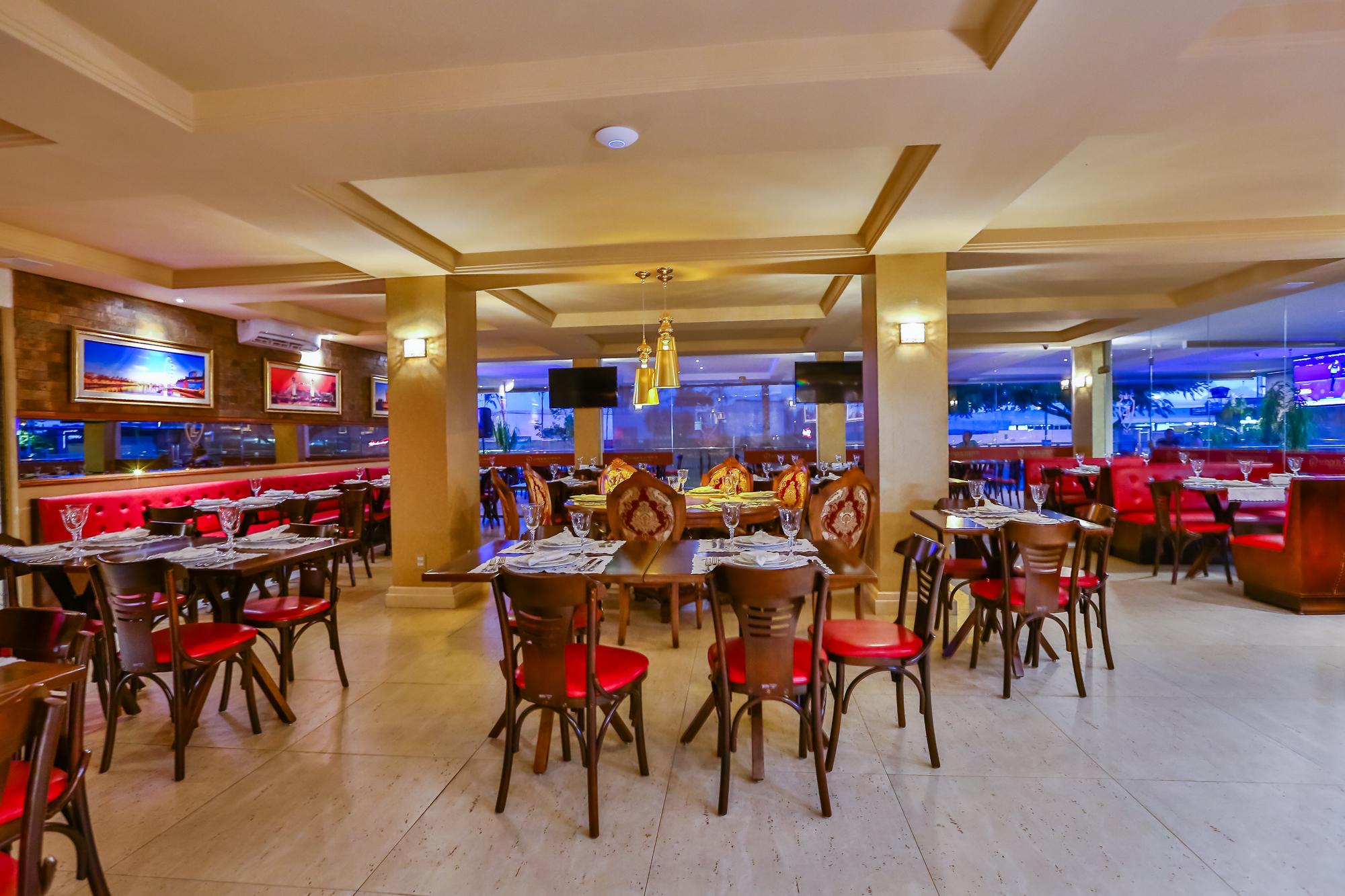 Golden Lis Hotel Boutique جويانيا المظهر الخارجي الصورة Restaurant in the hotel