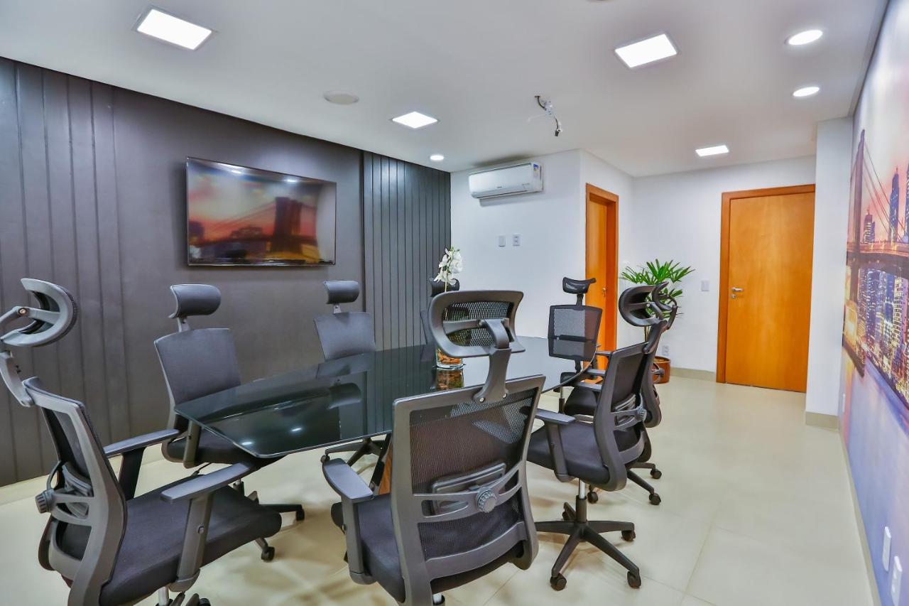 Golden Lis Hotel Boutique جويانيا المظهر الخارجي الصورة Meeting room at the headquarters of the company in São Paulo