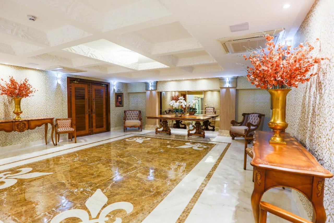 Golden Lis Hotel Boutique جويانيا المظهر الخارجي الصورة Lobby