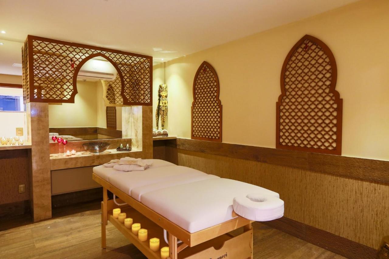 Golden Lis Hotel Boutique جويانيا المظهر الخارجي الصورة A spa treatment room